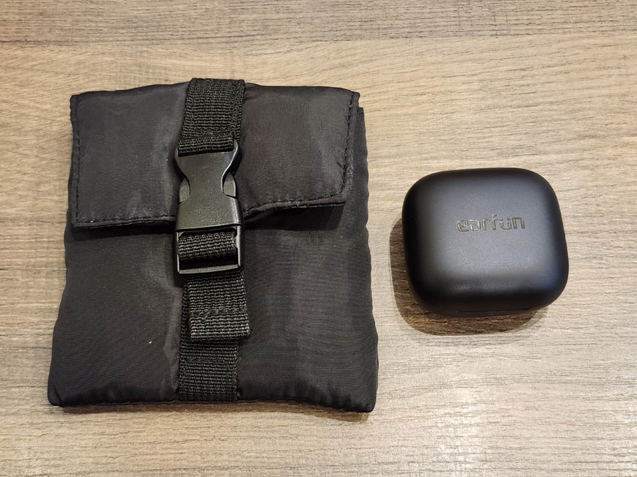 ポーチとEar fun air pro 4i