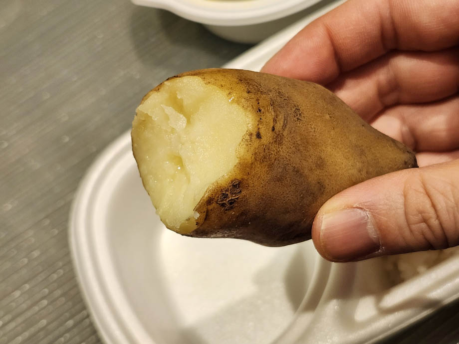 オーベルジーヌのじゃがいもかじったところ