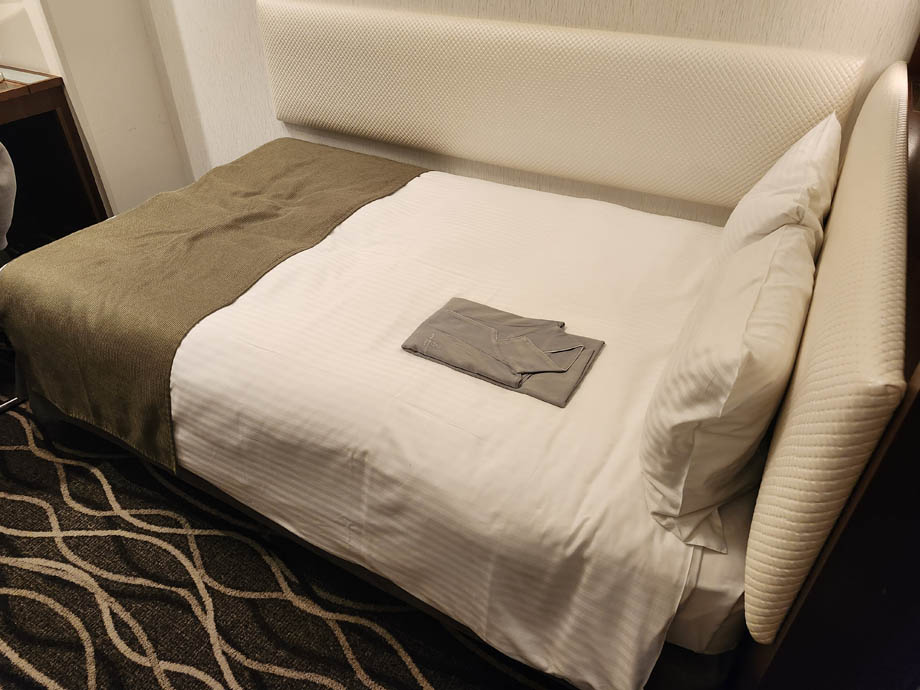 ホテルベルクラシック東京のシングルルームのベット