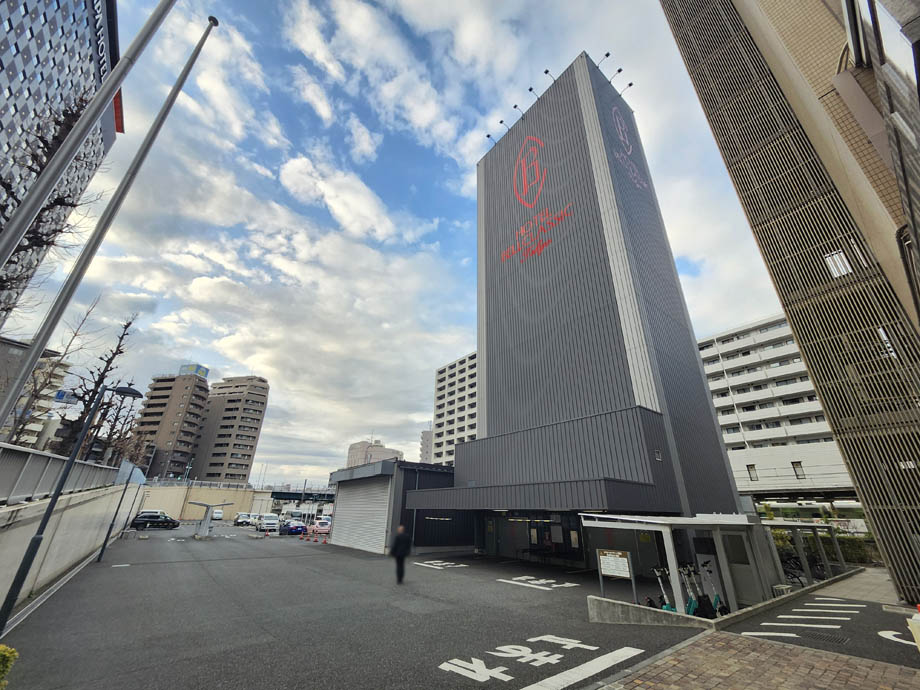 ホテルベルクラシック東京の平面と立体駐車場